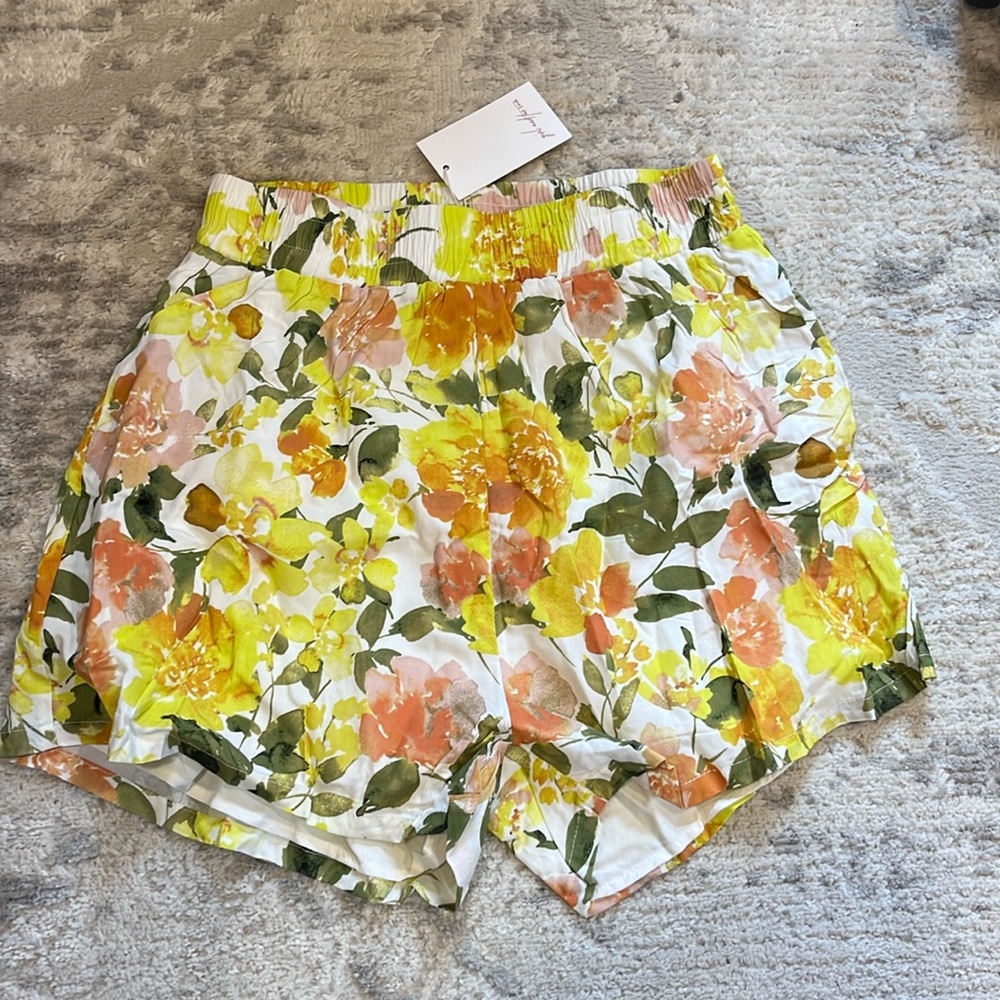 NWT Petal and Pup Oasis Shorts- Size small